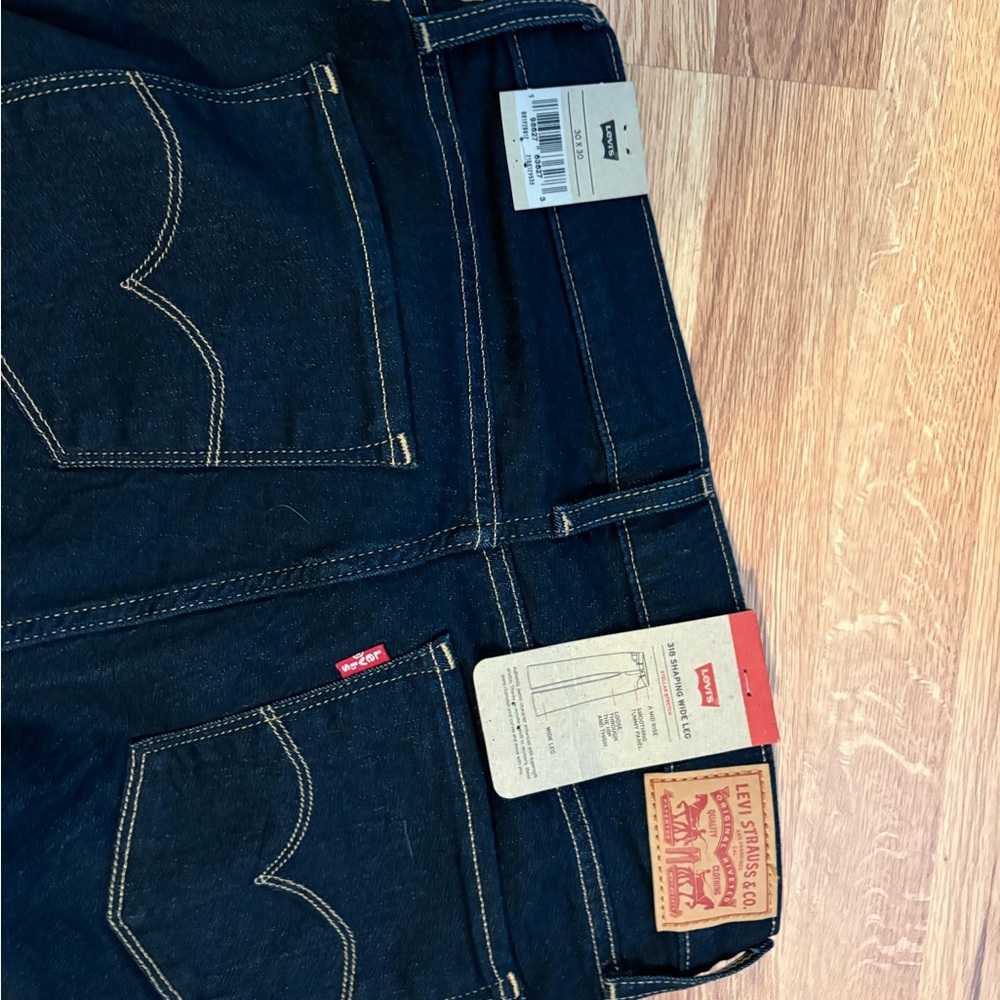 Levi's women’s Dark Blue wide leg Jeans